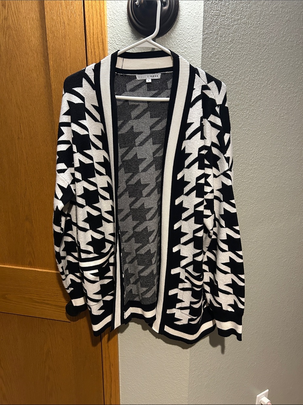 Black & White Houndstooth Open-Front women’s Sweater Cardigan